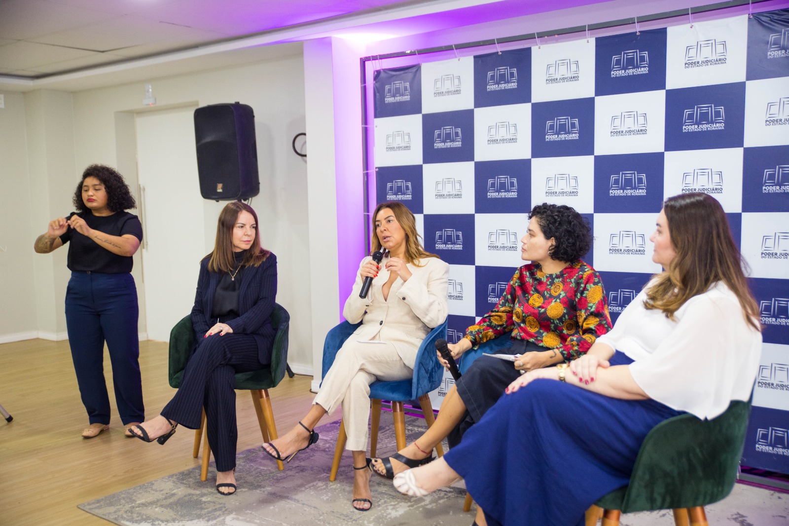 Ouvidora Nacional da Mulher do CNJ media roda de conversa no TJRR