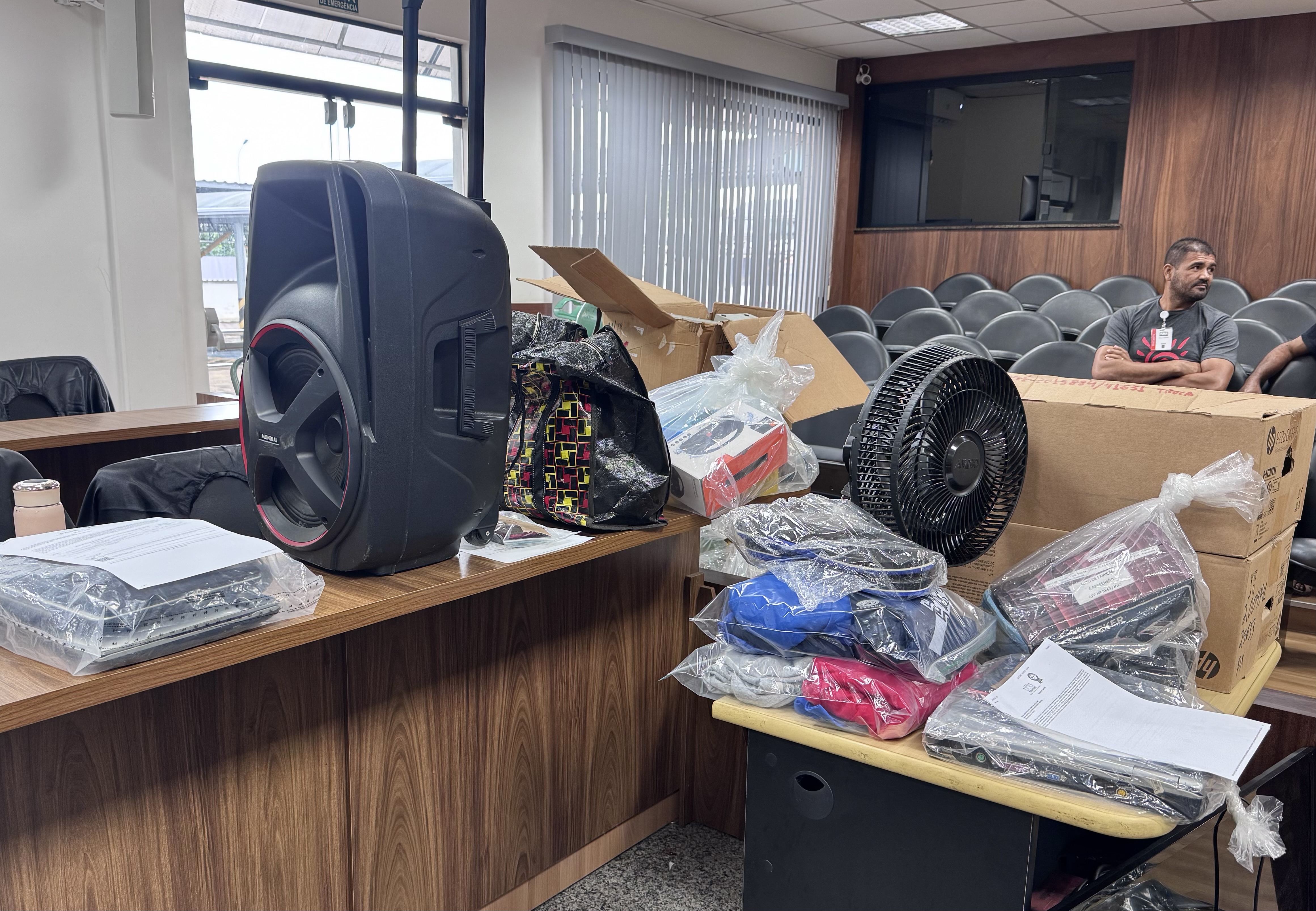 Corregedoria do TJRR entrega bens apreendidos a entidades sociais