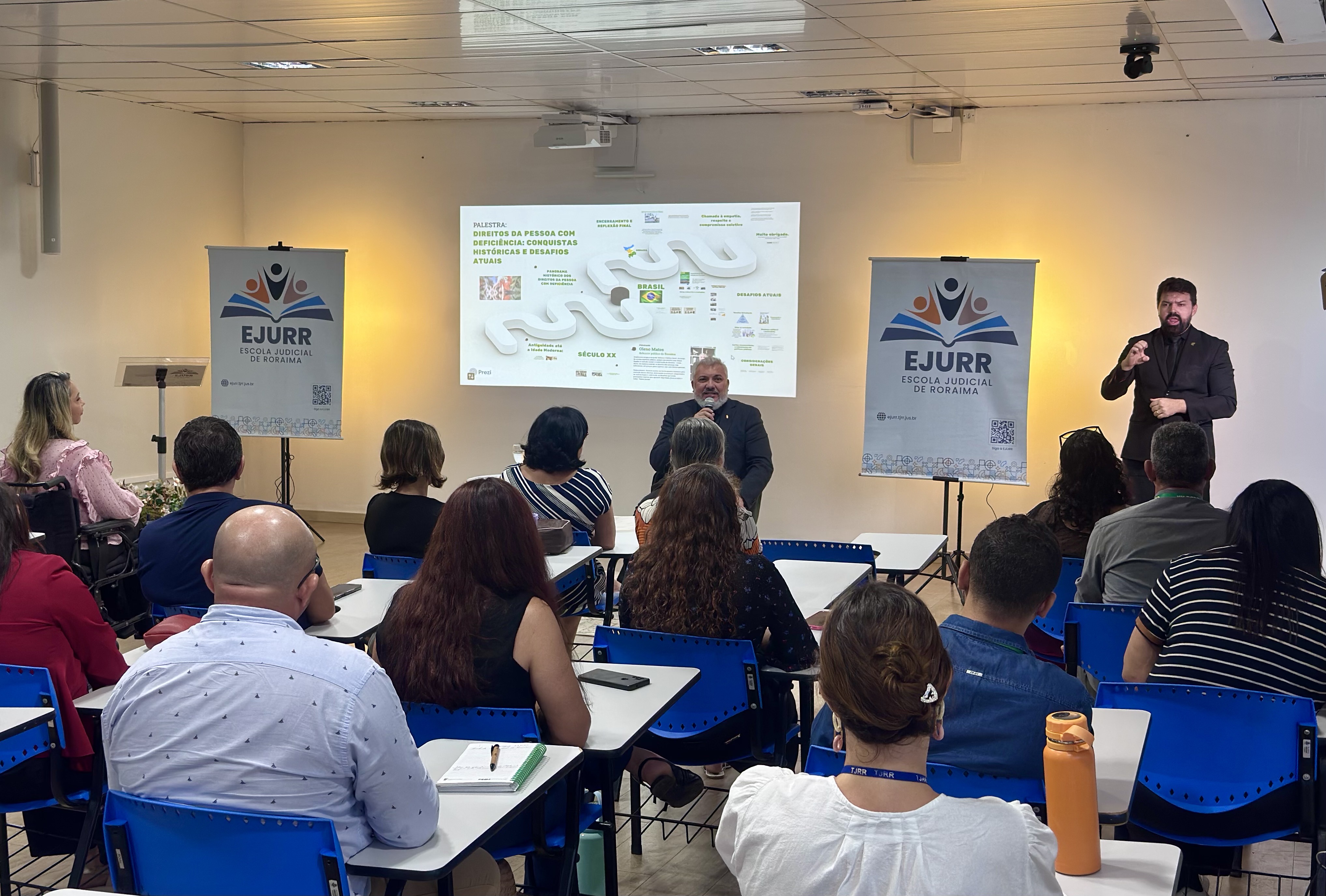 Palestra destaca conquistas históricas e direitos atuais de pessoas com deficiência